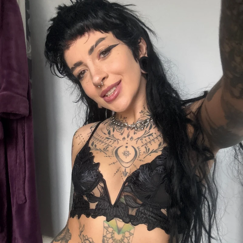 Vivi-Black