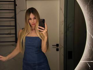 PlayfullBella-hot